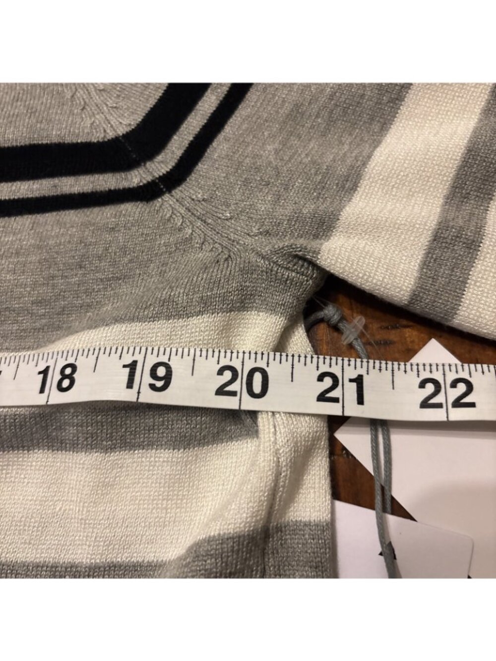 Liz Claiborne Gray & White Thin Fall Sweater Size Large NWT 3/4 Sleeves - Picture 6 of 7